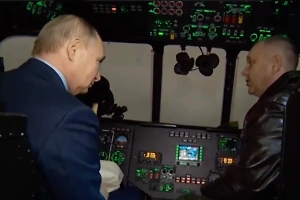 Путин сел за штурвал вертолёта и поделился опытом пилотирования