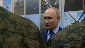 "Просто бред": Путин заявил, что Россия не собирается воевать с НАТО