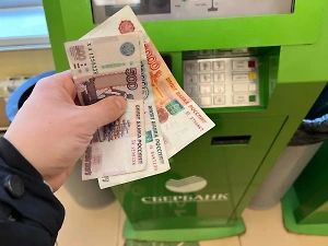 Стало известно, сколько денег нужно для счастья московским и питерским студентам