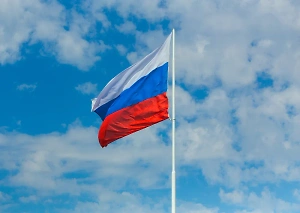 Церемония поднятия флага и исполнения гимна станет обязательной во всех школах России