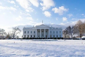 В США согласились запретить ЛГБТ*-флаги над своими посольствами