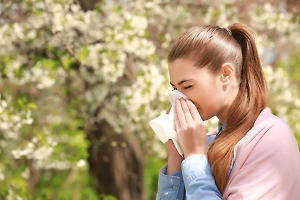 Россиян предупредили о начале цветения главного аллергена