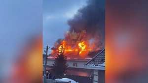 Мощный пожар охватил частный пансионат в Воронеже с десятками пациентов