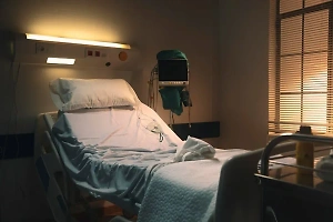 Врачей больницы в Ставрополе обвинили в избиении 90-летней пациентки, но у них другая версия