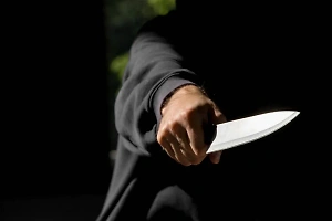 В Челябинске пьяный неадекват искромсал ножом незнакомого ребёнка