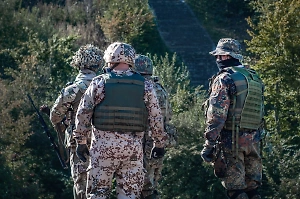 Российские десантники взяли в плен прятавшихся в Часовом Яре боевиков ВСУ