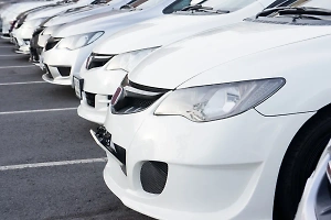 На складах лизинговых компаний в России скопилось уже около 30 тысяч авто