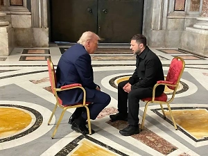 «Ты не прав»: Стало известно, о чём Трамп предупредил Макрона в Ватикане