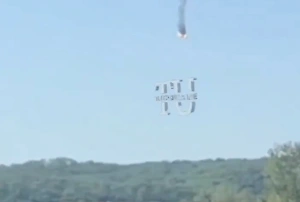 Очевидец снял на видео огненный штопор украинского Су-27, который подбил свой же F-16