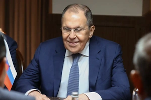 Автомобиль с надписью «Россия рулит!» доставил Лаврова на министерскую встречу БРИКС в Рио