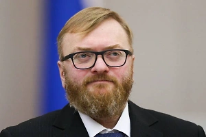 «Бессовестная гадина»: Милонов призвал лишить права на брак риелтора за совет разбогатеть на «гробовых»
