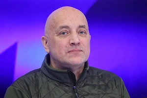 Во-первых, никто ничего никому не должен. Во-вторых, уверяю вас, большинство образованных людей не читали «Божественную комедию» Данте и «Слово о полку Игореве» — потому что это работа. Я её проделал и был вознаграждён. Но считать людей необразованными, потому что они не сделали этого, не буду. В-третьих, таких книг минимум 50.