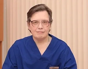 Наиболее частая проблема как раз, кстати говоря, не в тех машинах, где открывают окна, а где работает кондиционер, который холодный воздух подает через фронтальную панель. Я как раз сталкивался с такими пациентами, у которых развивается, во-первых, острый ренит, насморк, это понятно, в первую очередь, но более тяжелая форма – это гайморит, острый хронический, обострение хронического гайморита. То есть воспаление придаточных пазух