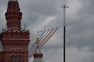 Взяли заложников: Киев не смог сорвать Парад Победы и решил отыграться на Венгрии