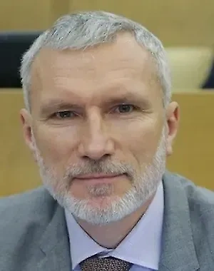 Для Зеленского, видимо, всё это до сих пор, даже после того, как только с украинской стороны погибло не менее миллиона человек, не более, чем актёрская игра.