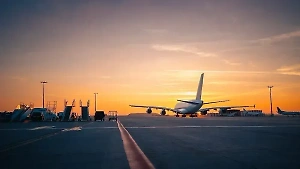 Аэропорт Внуково снова открыли для вылета и приёма самолётов