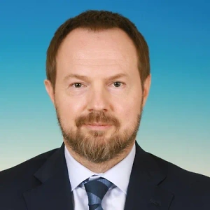 Всесторонняя поддержка наших героев-участников СВО – один из государственных приоритетов, и в зоне особого внимания здесь – медицинская помощь. Сегодня участники спецоперации имеют право в рамках ОМС получить квалифицированную медпомощь бесплатно и без очереди на всей территории России.