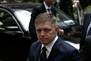 Фицо рассказал, кого возьмёт с собой на День Победы в Москве