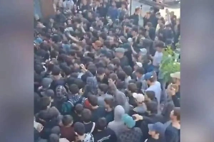 Давка и хаос: Покупатели разгромили спортивный магазин в Дагестане из-за огромной скидки