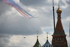 Парад Победы в Москве завершился пролётом авиации