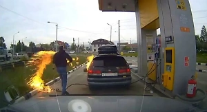 На Сахалине водитель устроил пожар на АЗС из-за жука