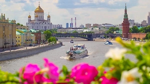 В центре Москвы появились фантазийные выставочные сады, арт-объекты и водные оазисы с фонтанами 