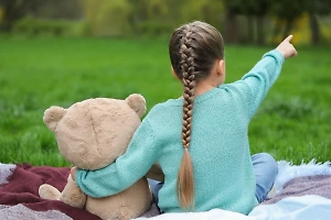 «Сюжетно-ролевые игры»: В одном российском регионе учат девочек материнству с трёх лет