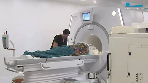 В Петербурге впервые вылечили пациента от тремора без разрезов и наркоза