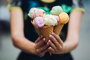 Лето со вкусом инфляции: Цены на мороженое в России выросли до 30% за год