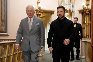 Психолог ответила, почему хамелеон-Зеленский пришёл к Карлу III в костюме, а ради Трампа не стал менять футболку