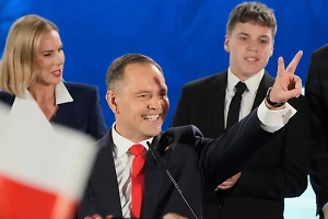 Нарколог углядел проблемы у нового президента Польши из-за скандального видео со снюсом