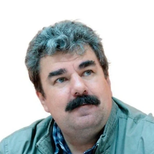 Скорее всего, под этими комплексами, которые называют украинскими, будут выступать комплексы иностранного производства, фактически действующие под чужим флагом. То есть, прикидываясь украинскими, мы увидим применение против России ракет иностранного производства. Те же самые «Таурусы» могут стать не «Таурусами», а каким-то другим комплексом, который обзовут каким-нибудь звучным именем, как «Сапсан». То есть искусство превращения какое-то.