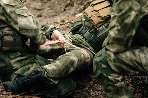 «Так будет с каждым!» На видео сняли усеянное телами солдат ВСУ поле боя после попытки прорыва