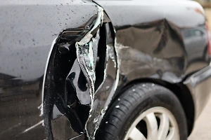 В Москве ищут водителя Lexus, сбежавшего после жёсткого ДТП на перекрёстке