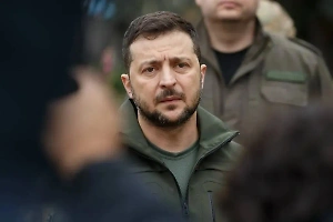 Зеленский предложил снова продлить военное положение и мобилизацию на Украине