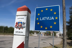 Около тысячи россиян должны покинуть Латвию до ноября
