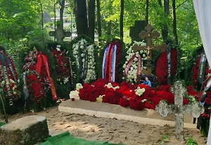 В РПЦ объяснили Life.ru, почему Романа Старовойта похоронили с крестом, несмотря на самоубийство