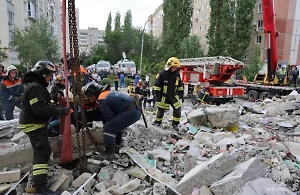 МЧС: Местонахождение троих взрослых и ребёнка неизвестно после взрыва в Саратове
