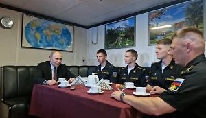 Путин поблагодарил экипаж фрегата Адмирал Григорович за отражение атак дронов