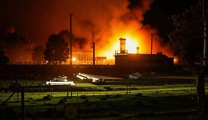 В Ростовской области в результате атаки БПЛА загорелась крыша ж/д вокзала