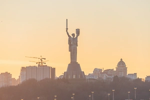 «Давно так не расхваливали РФ»: Политолог высказался об ударах «Геранями» по ТЦК на Украине