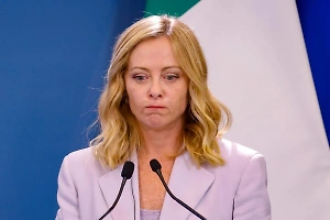 «Придётся действовать НАТО»: Мелони осудила предложение Макрона по европейским миротворцам