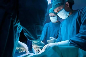 В Подмосковье врачи удалили у пациентки кисту размером с голову ребёнка