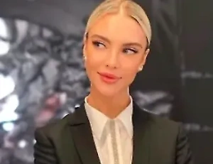 Поэтому важно понимать, что внешние признаки далеко не всегда являются надёжным индикатором сексуальности. Каждый человек уникален, и оценивать кого-то исключительно по поведению в спортзале было бы легкомысленно.