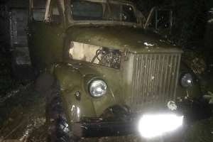 В Хакасии перевернулся грузовик с тремя детьми в кузове, один из них погиб