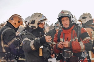 16 туристов и девушку со сломанной ногой спасли из водной ловушки на Кубани