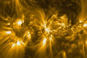 На Солнце в области 4197 зафиксирован скачок энерговыделения