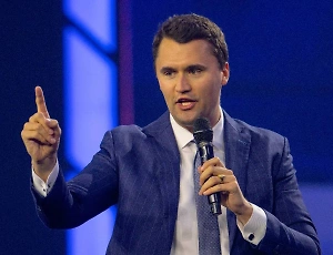 В убийстве Кирка появилась неожиданная ЛГБТ*-версия