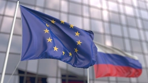 Потолок нефти, удар по газу и криптовалютам: ЕС представил новый пакет санкций против России