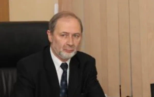 Моё предложение — пока получить удовольствие от этой погоды, потому что нечасто бывает, что уже середина сентября, а дождей ни капли не выпало. Настоящее «золотое лето» вместо «золотой осени». В июле и августе дождей было много, а тут совсем нет осадков, солнца много. Это удовольствие! Давайте пока радоваться. До середины следующей недели такая погода.